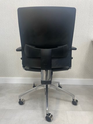 Silla ergonómica giratoria Luyando.