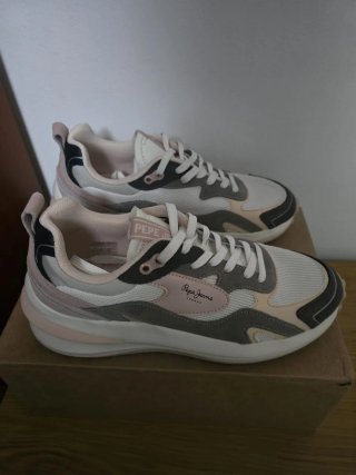 ZAPATILLAS PEPE JEANS N-39 CON ETIQUETA