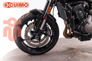 TRIUMPH TRIDENT 660