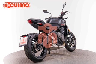 TRIUMPH TRIDENT 660