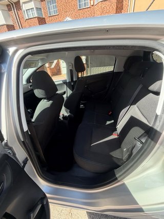 Peugeot 208 2016
