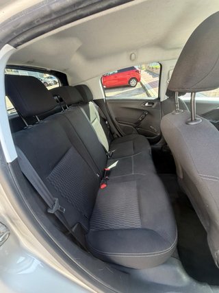 Peugeot 208 2016