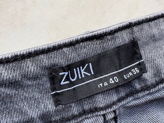 Jeans skinny grigi con strass taglia 40