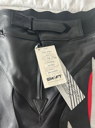 Pantalón de moto Swift Negro/Rojo/Plata