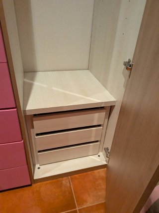 Armario 2m madera y cajones rosa