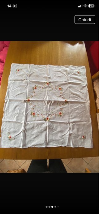 Tovaglietta 80cm x 80cm con 6 tovaglioli ricamati