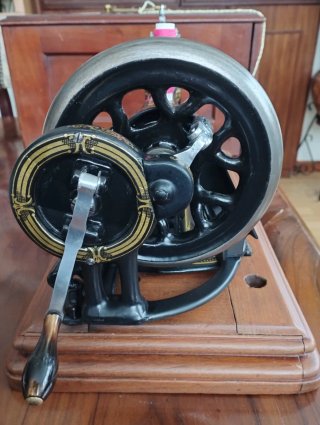 Máquina de coser Singer 12K antigua