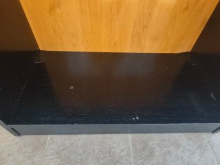 Armario de madera con dos puertas
