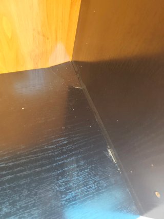 Armario de madera con dos puertas