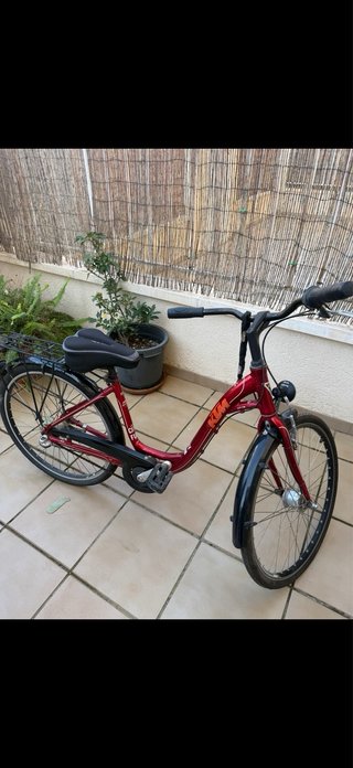 Bicicleta paseo KTM roja