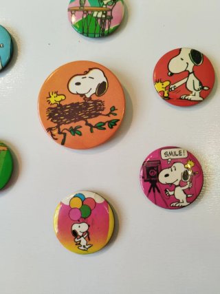 Lote chapas Peanuts años 80