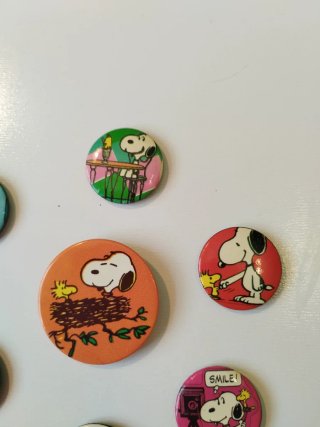 Lote chapas Peanuts años 80