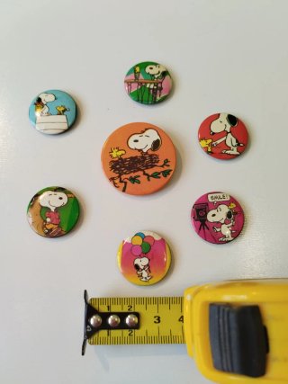 Lote chapas Peanuts años 80