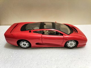 Jaguar XJ 220 Maisto no Bburago 1/18