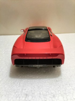 Jaguar XJ 220 Maisto no Bburago 1/18