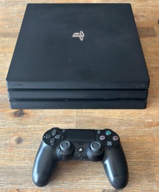 PS4 Pro + Mando Negro