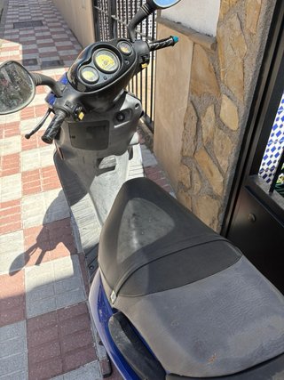 Suzuki A182 Scooter Azul