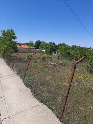 Vendo parcela de 2500 m,con casa de 200 m