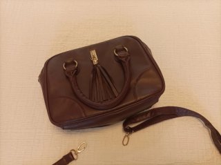 Bolso marrón Primark con bandolera