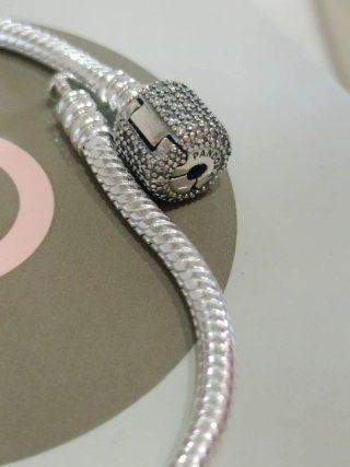 Pulsera Pandora con Charm Mano de Fátima