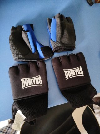 Saco de boxeo negro con diseño