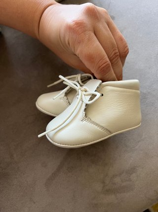Zapatos bebé talla 16 crema