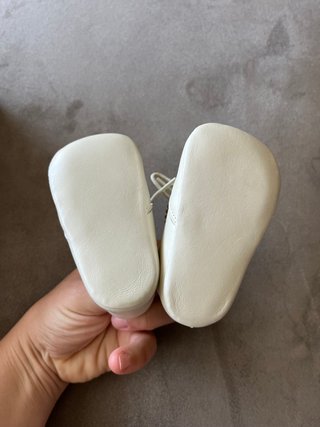 Zapatos bebé talla 16 crema