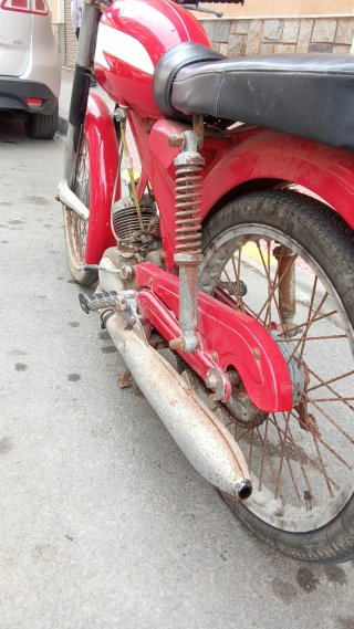 Moto Clásica Roja