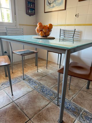 Mesa cristal y 4 sillas cocina