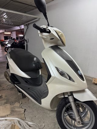 Piaggio Fly 125 Scooter Blanco