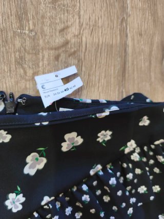 Falda estampada floral, talla 40, nueva