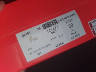 Zapatos de tacón dorados NUEVOS