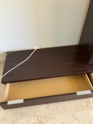 Mueble TV y vitrina madera y cristal