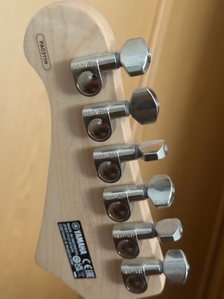 Guitarra Yamaha Pacifica 311H - PERFECTO ESTADO