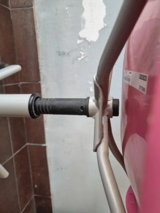 Silla giratoria rosa y gris