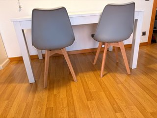 Mesa comedor extensible y sillas