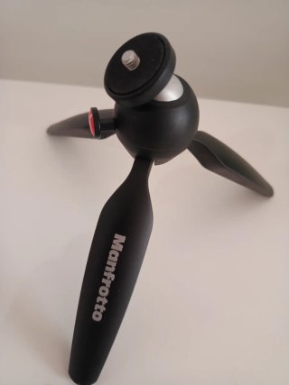 Manfrotto mini tripode +  Soporte Universal
