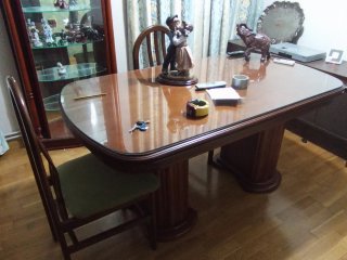 Mesa de comedor de madera y cristal+6 sillas.
