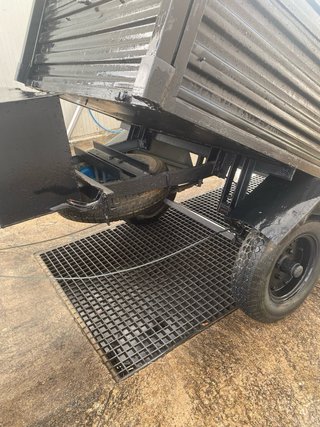 Remolque de coche negro