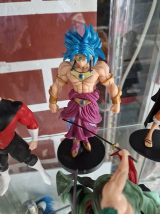 Figuras variadas anime 8€ unidad