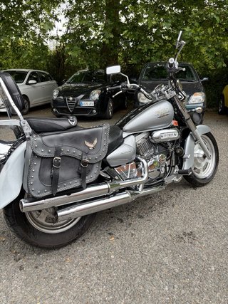 Hyosung Aquila 250 - Moto Cruiser