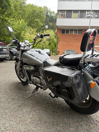 Hyosung Aquila 250 - Moto Cruiser