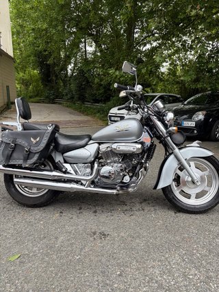 Hyosung Aquila 250 - Moto Cruiser