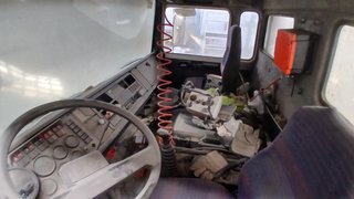 Camión hormigonera con bomba