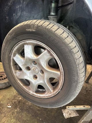 Juego de Llantas y neumaticos Citroen 195/65R15