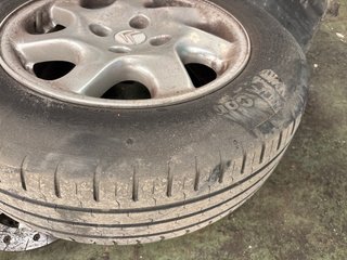 Juego de Llantas y neumaticos Citroen 195/65R15