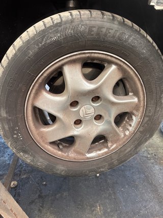 Juego de Llantas y neumaticos Citroen 195/65R15