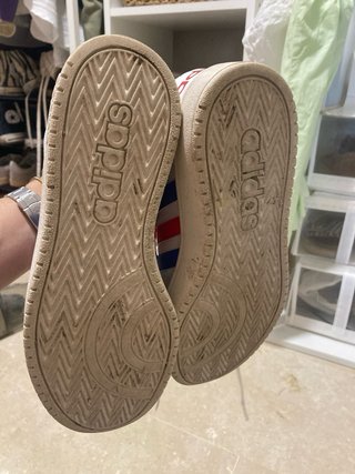 Zapatillas Adidas Blancas Tiras Rojas y Azules