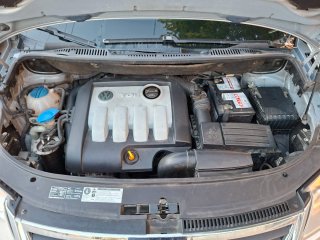 Volkswagen Touran 2009 vendo o cambio ford kuga