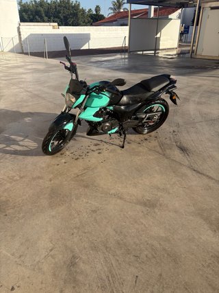 Keeway 125 Naked Negra/Verde Manual